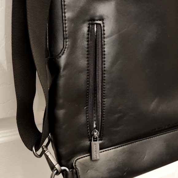 Moleskine classic 13' laptop backpack black - Picture 6 of 8